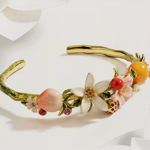🌺 Betsey Johnson Floral Gold Bracelet with Hand painted accents 🌺 - Picture 5 of 7